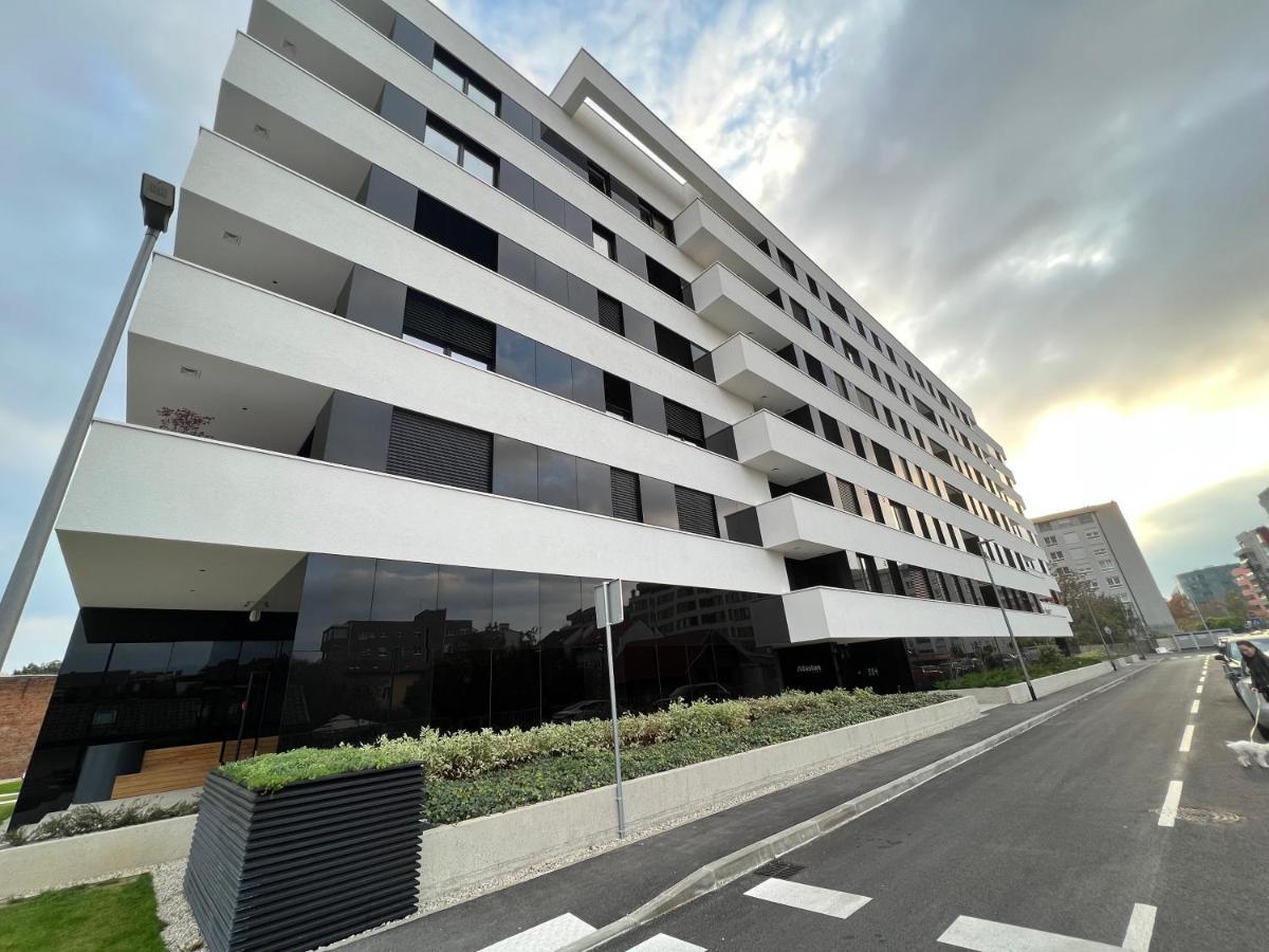 Luxury Haven In Zagrebアパートメント エクステリア 写真